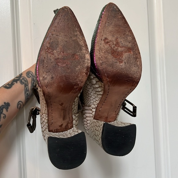 FREEBIRD BY STEVEN JOEY WHITE PEARL HOLOGRAM IRIDESCENT SNAKE CUSTOM BOOTIES - Picture 14 of 16